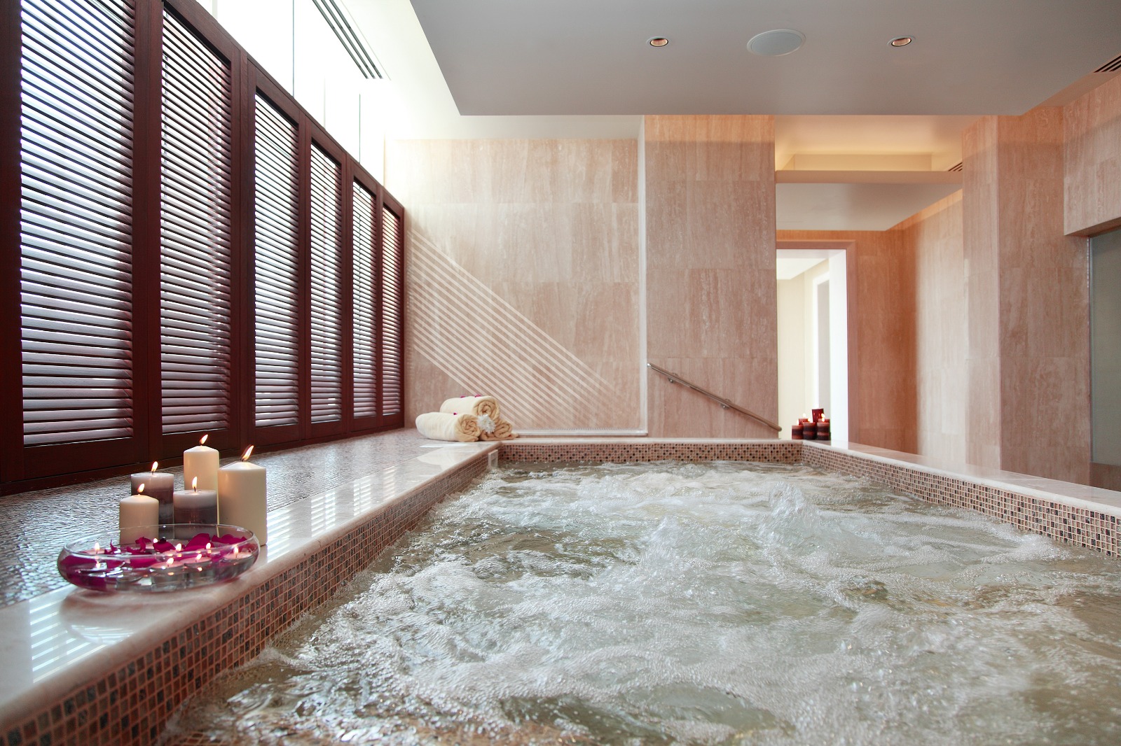 Zayna Spa - Jacuzzi (2) - Resort Mussanah